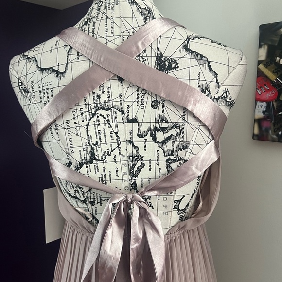 Little Mistress Sleeveless Sequin Top Dress NWT - Picture 8 of 12